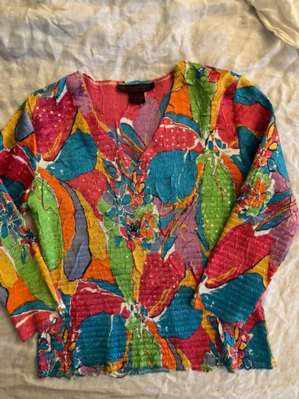 Pleats Collection V-neck Pullover top, Vibrant floral, Small, Sequins for bling